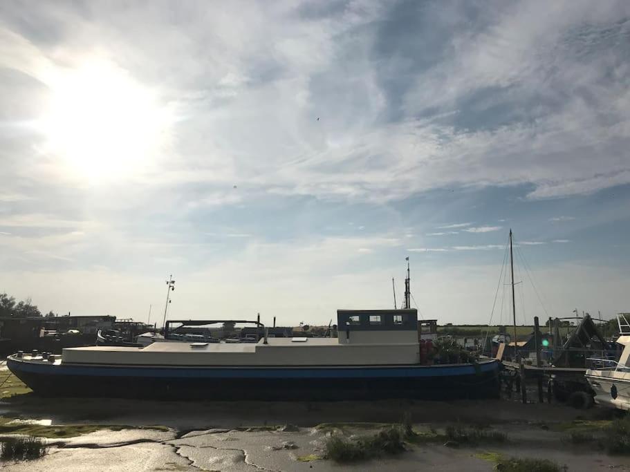 Toosey Lass - St Osyth Creek Saint Osyth Exteriér fotografie
