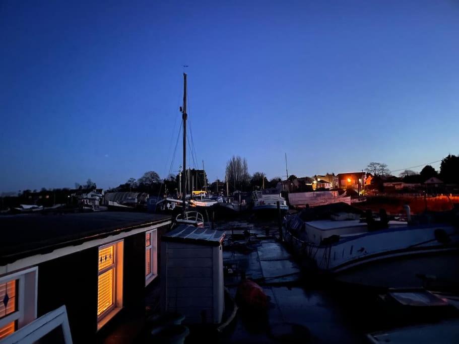 Toosey Lass - St Osyth Creek Saint Osyth Exteriér fotografie