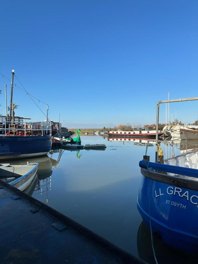 Toosey Lass - St Osyth Creek Saint Osyth Exteriér fotografie