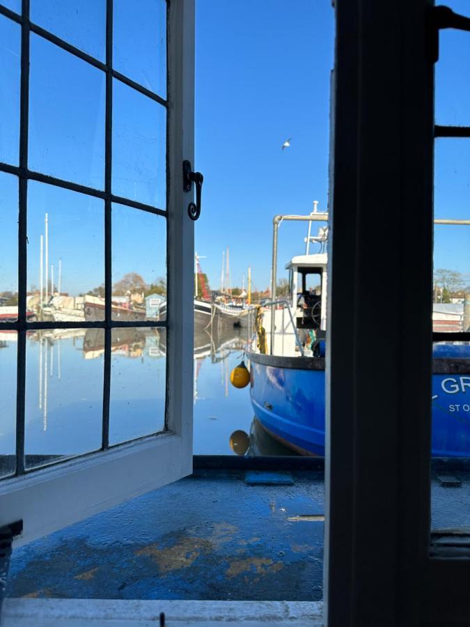 Toosey Lass - St Osyth Creek Saint Osyth Exteriér fotografie